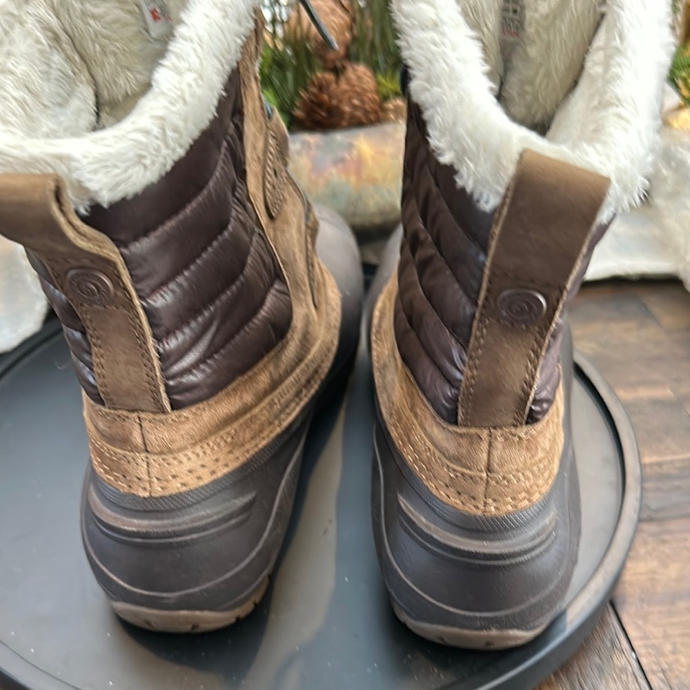 The North Face Women’s Brown Winter Boots - Picture 3 of 6